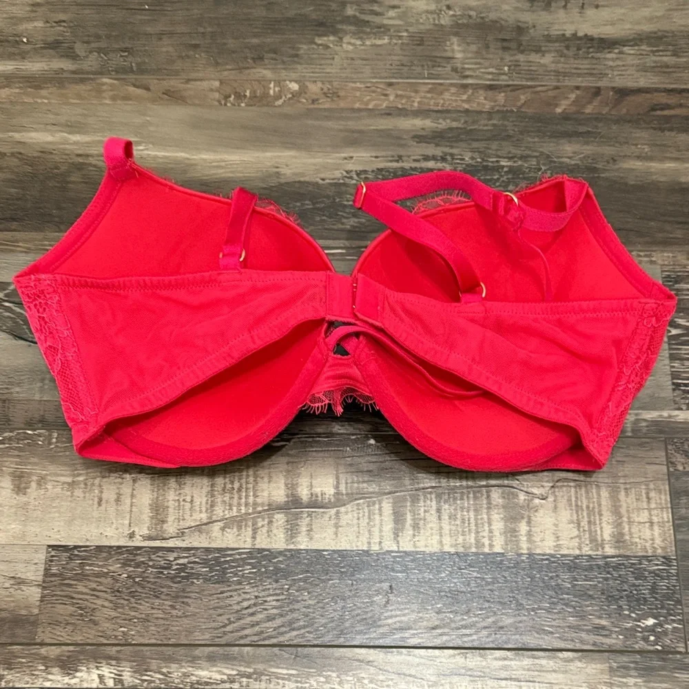 Victoria's Secret red Lace Push-Up Bra - Picture 2 of 4